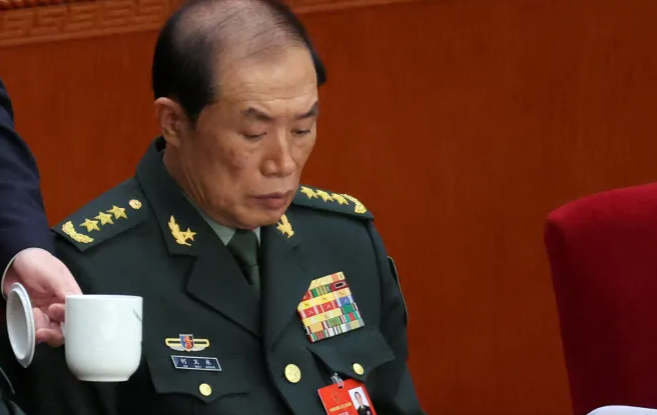 China Pecat Dua Perwira Tertinggi dan Tujuh Pejabat Militer Terkait Korupsi